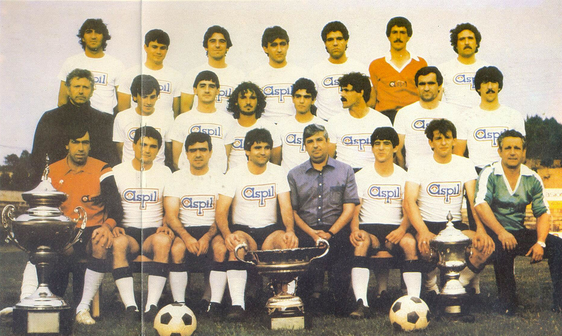 Campeones de España de la Copa de la Liga y Campeón de Liga de 3ª división, temporada 83-84.